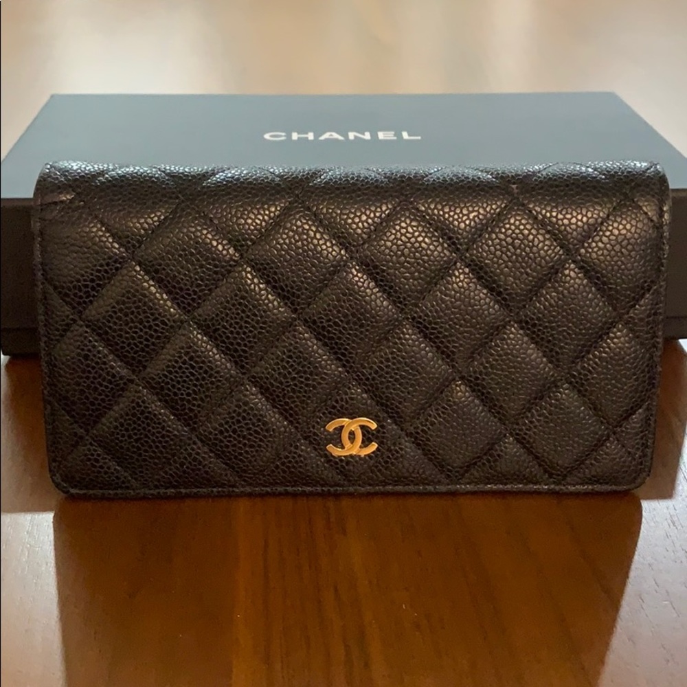 Chanel caviar flap wallet - Picture 1 of 8